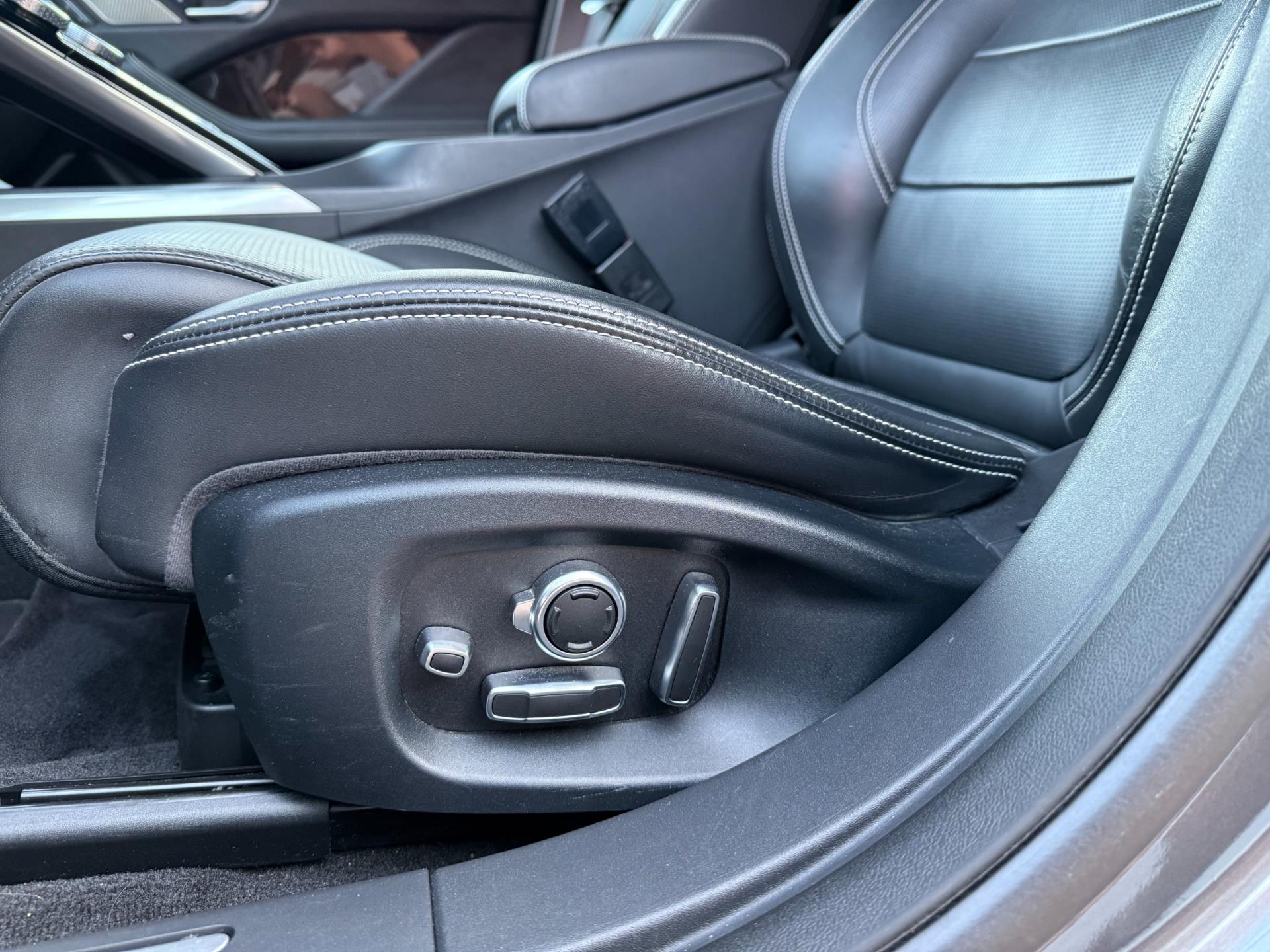 jaguar-i-pace-image8.jpg