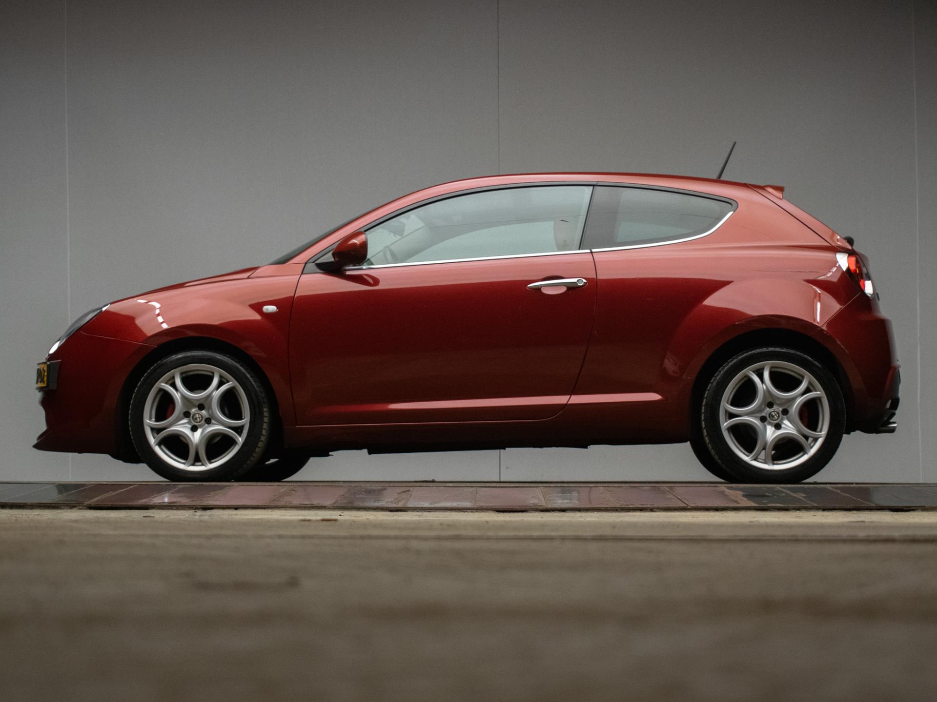 238482245/alfa-romeo-mito-image1.jpg