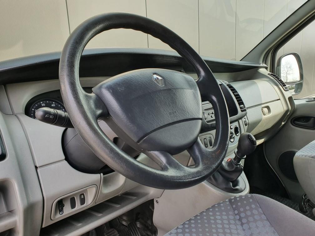 renault-trafic-image9.jpg