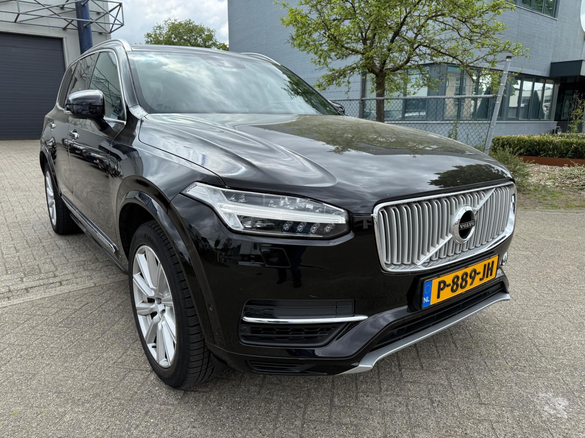 volvo-xc90-image2.jpg