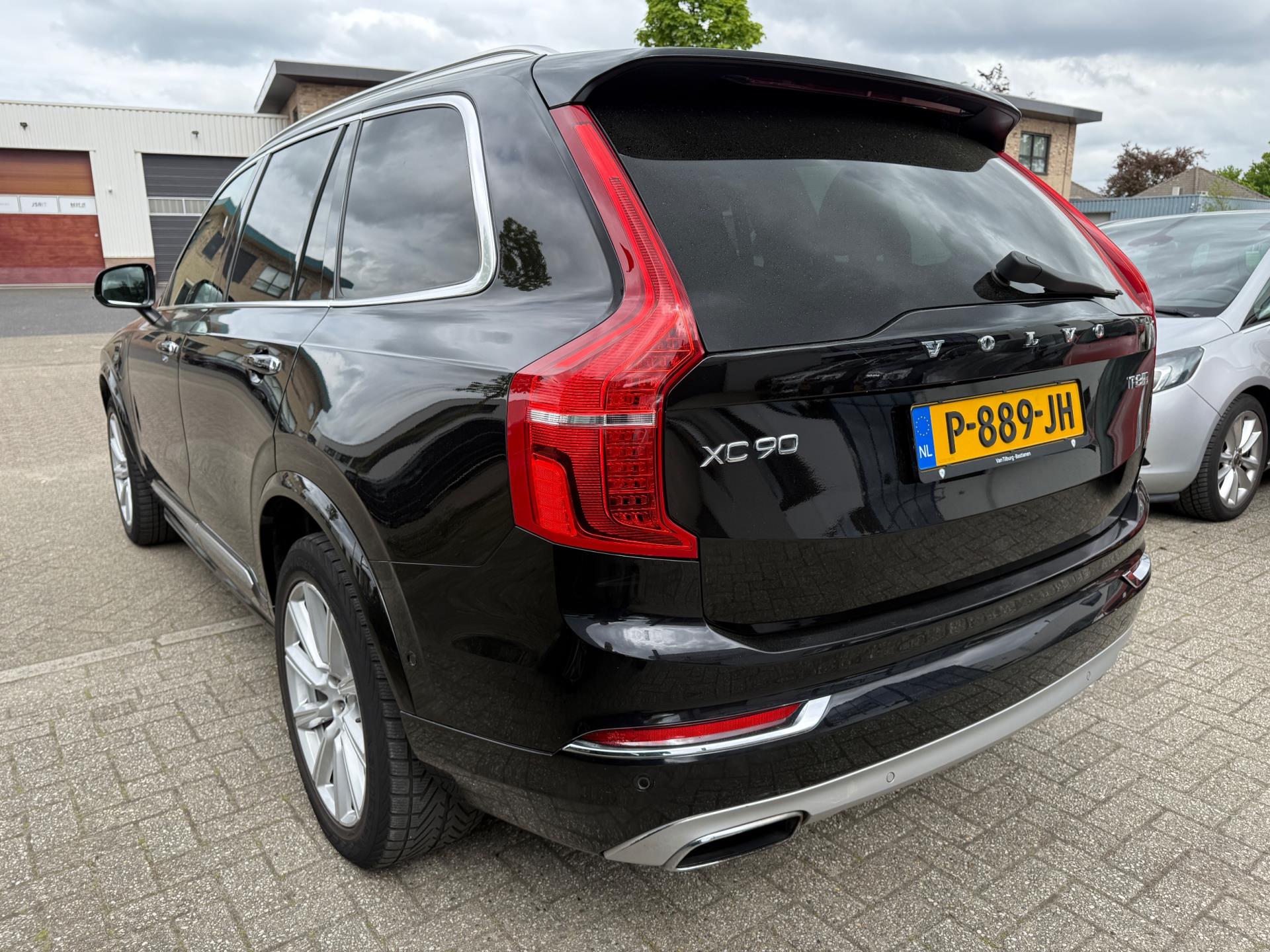 volvo-xc90-image6.jpg