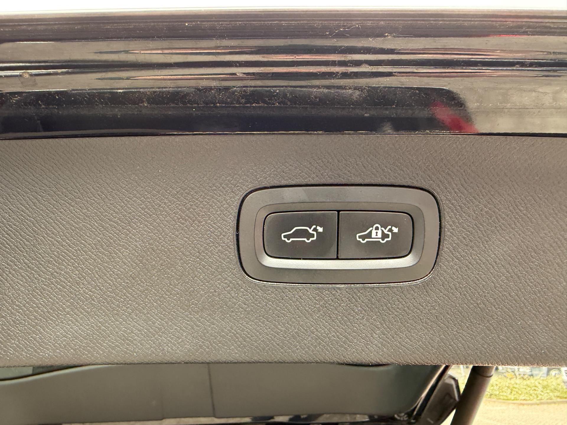 volvo-xc90-image8.jpg