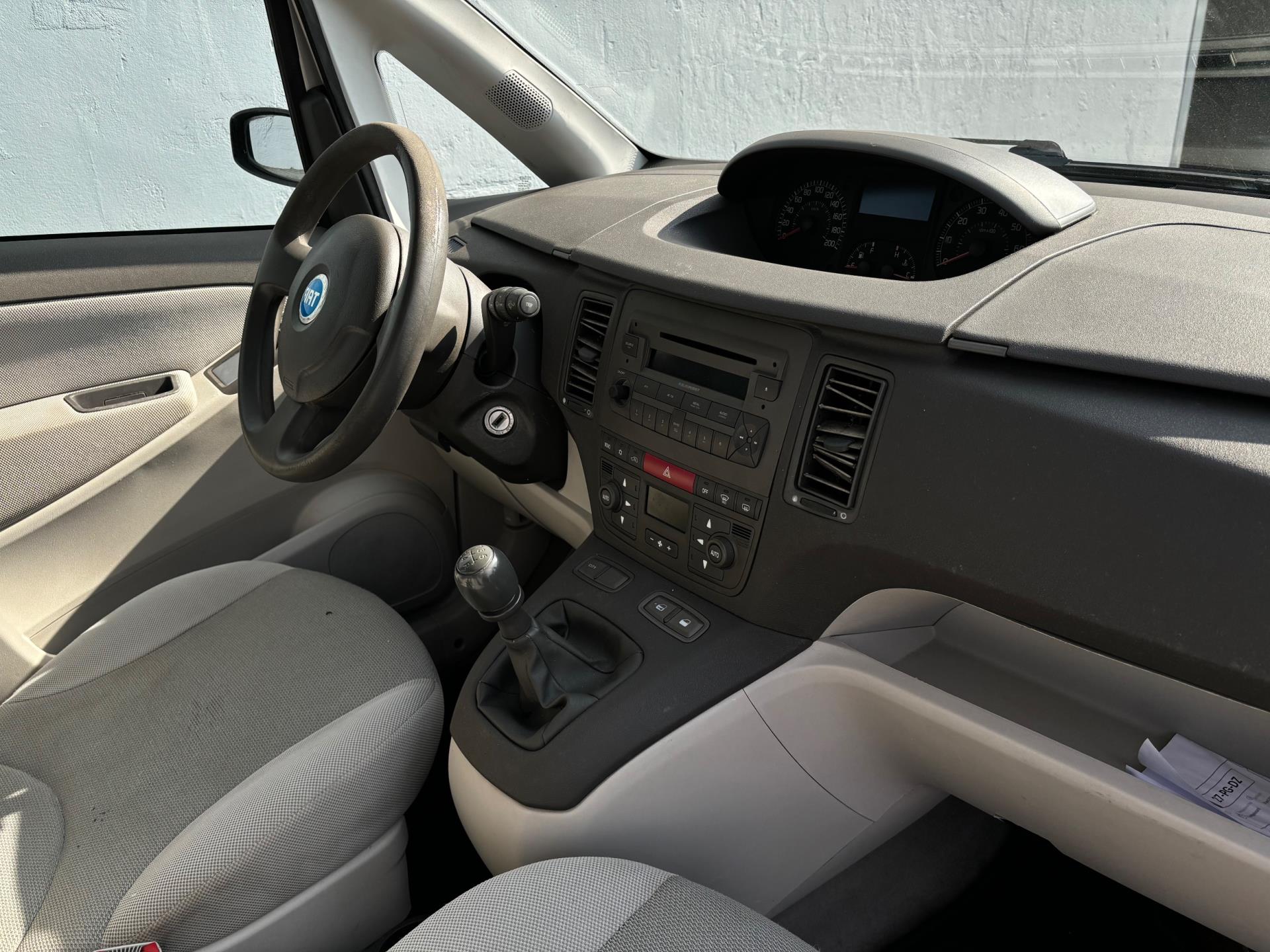 fiat-idea-image10.jpg