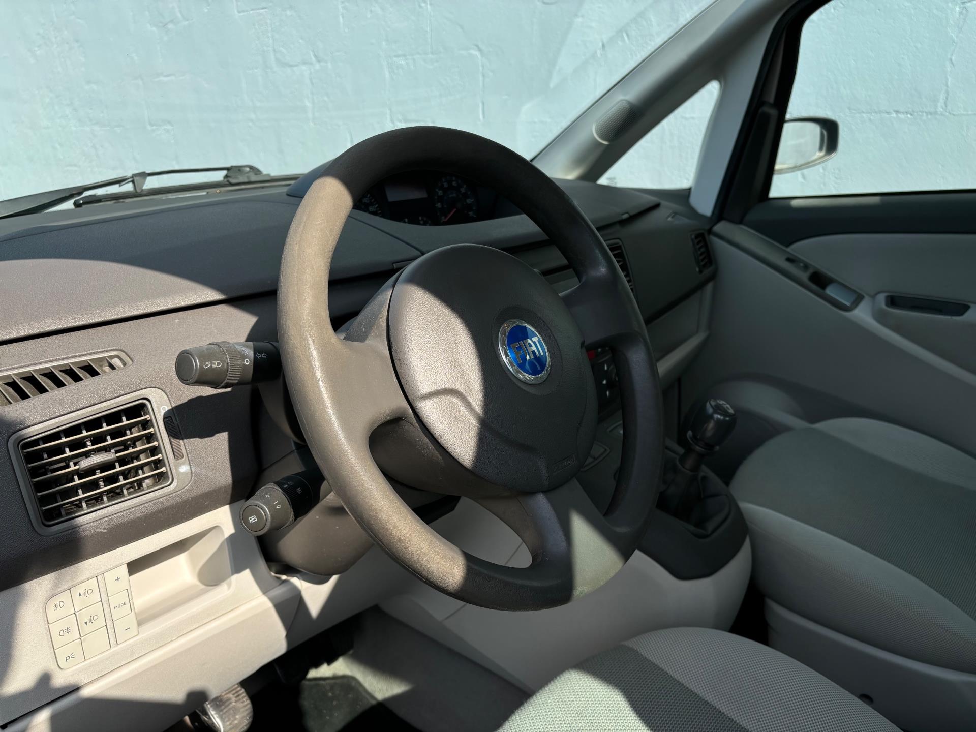 fiat-idea-image9.jpg