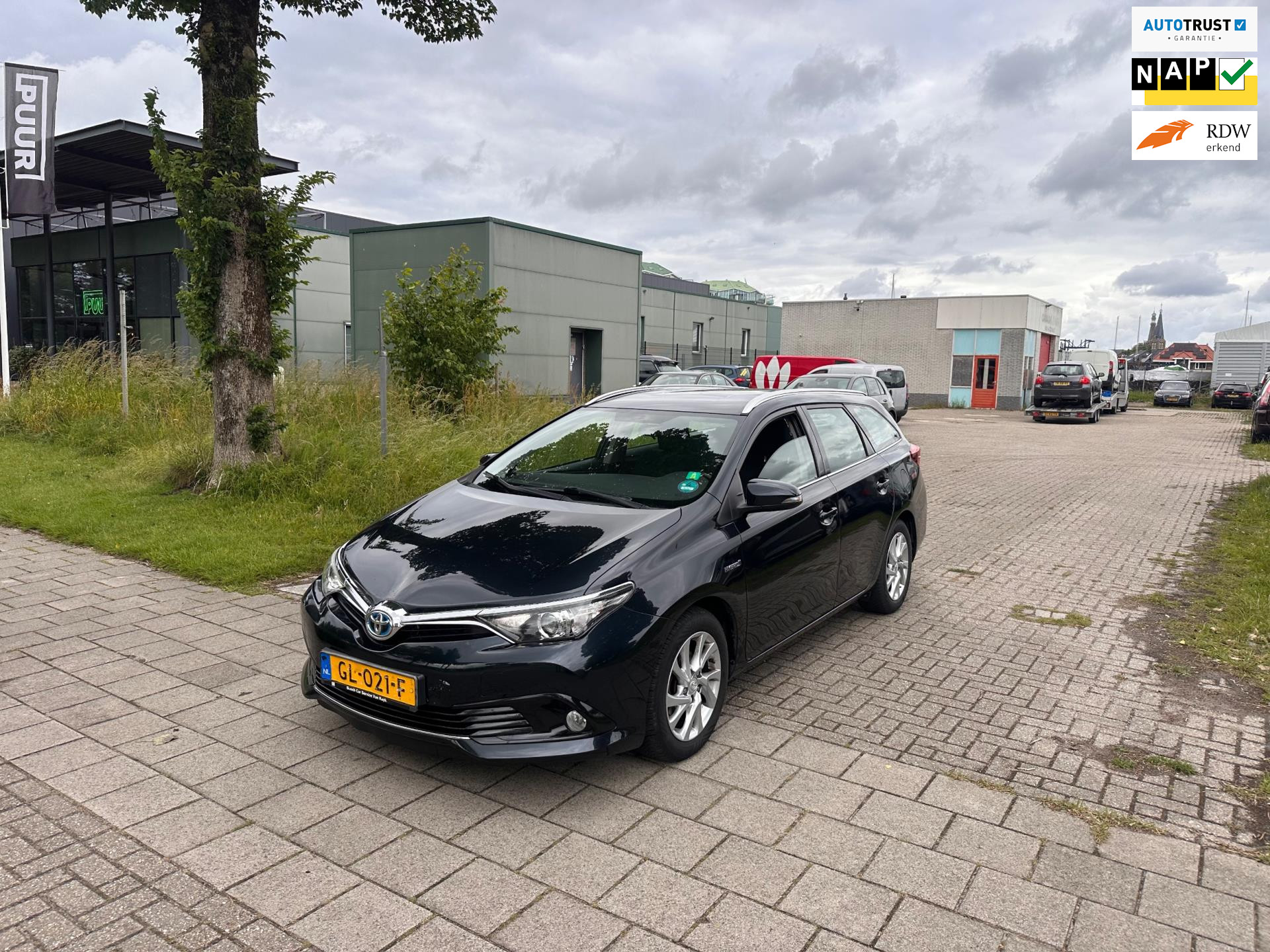 245382622/toyota-auris-touring-sports-image1.jpg