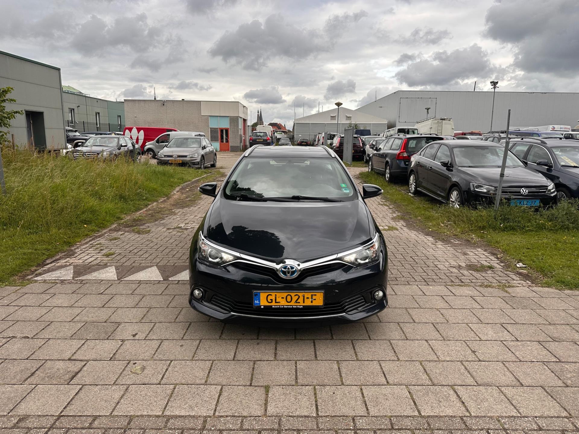 toyota-auris-touring-sports-image2.jpg