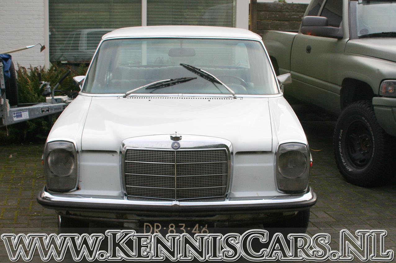 mercedes-benz-1969-200-sedan-115-serie-image4.jpg