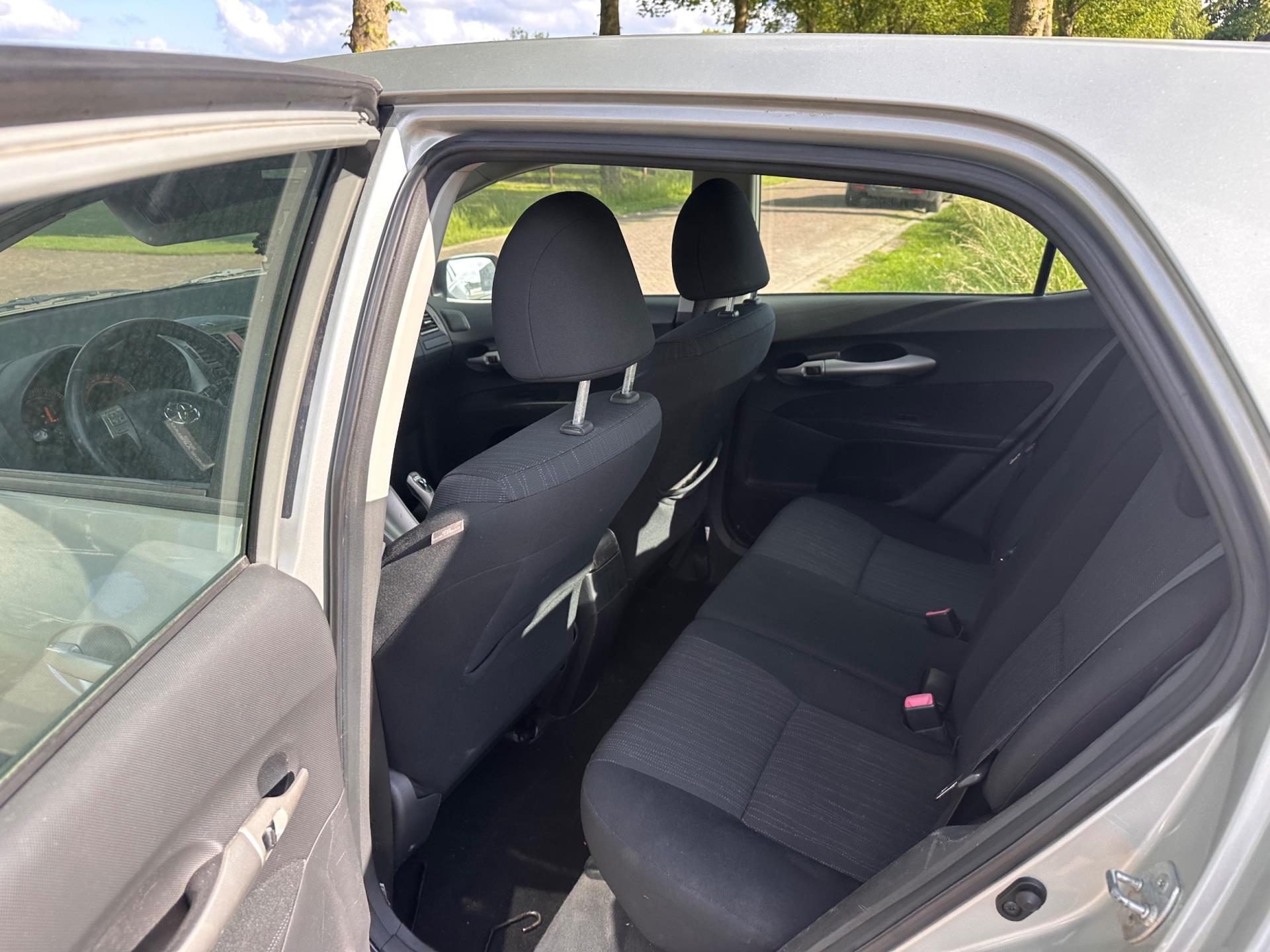 toyota-auris-image7.jpg