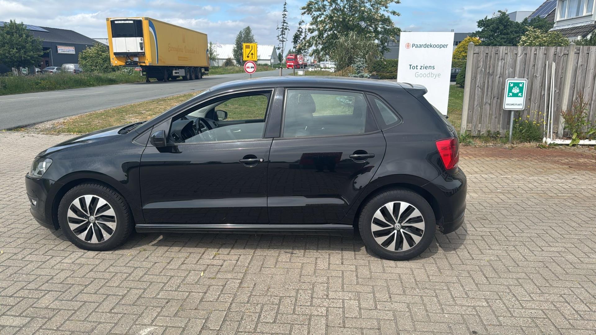 volkswagen-polo-image7.jpg