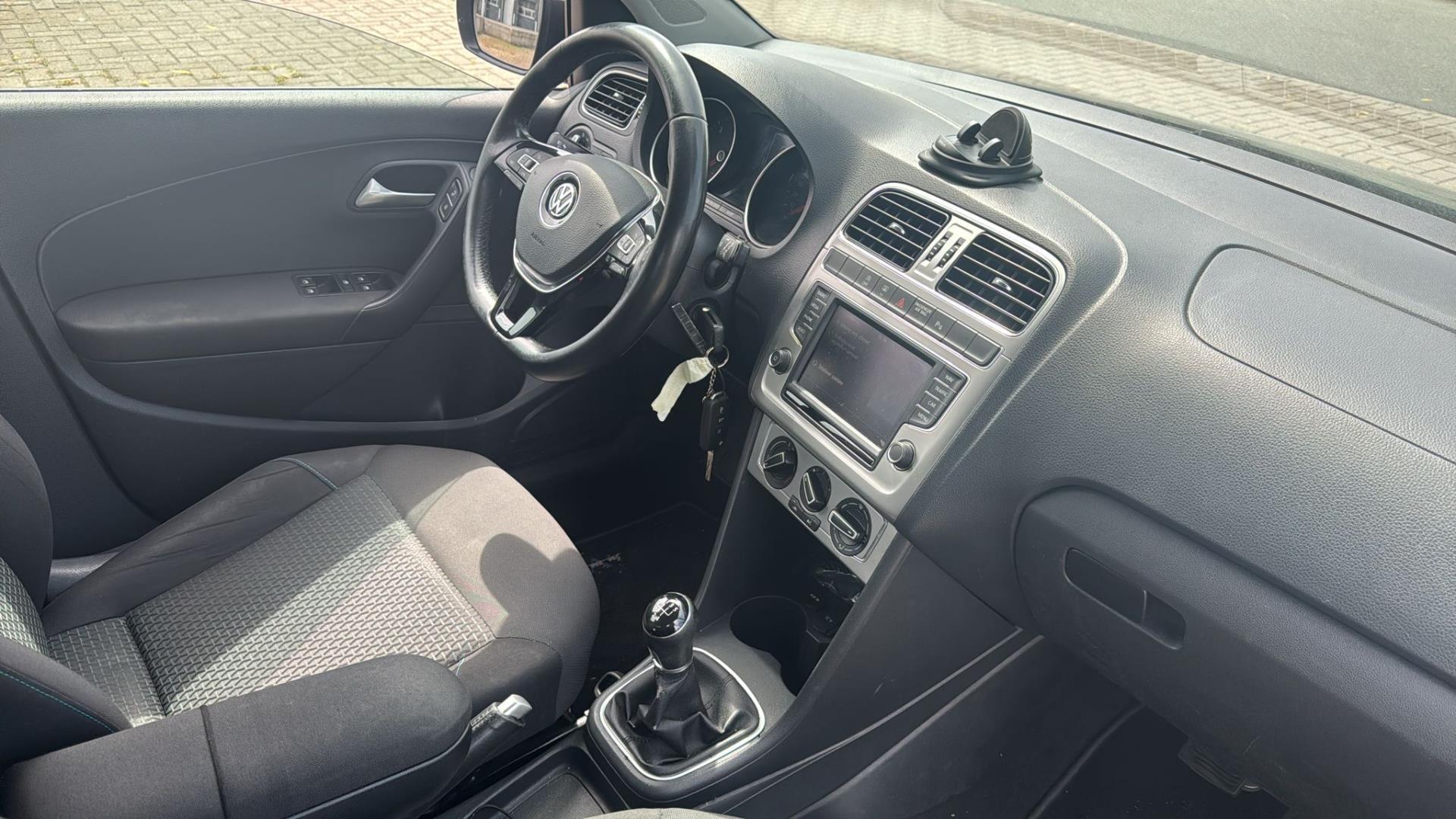 volkswagen-polo-image9.jpg