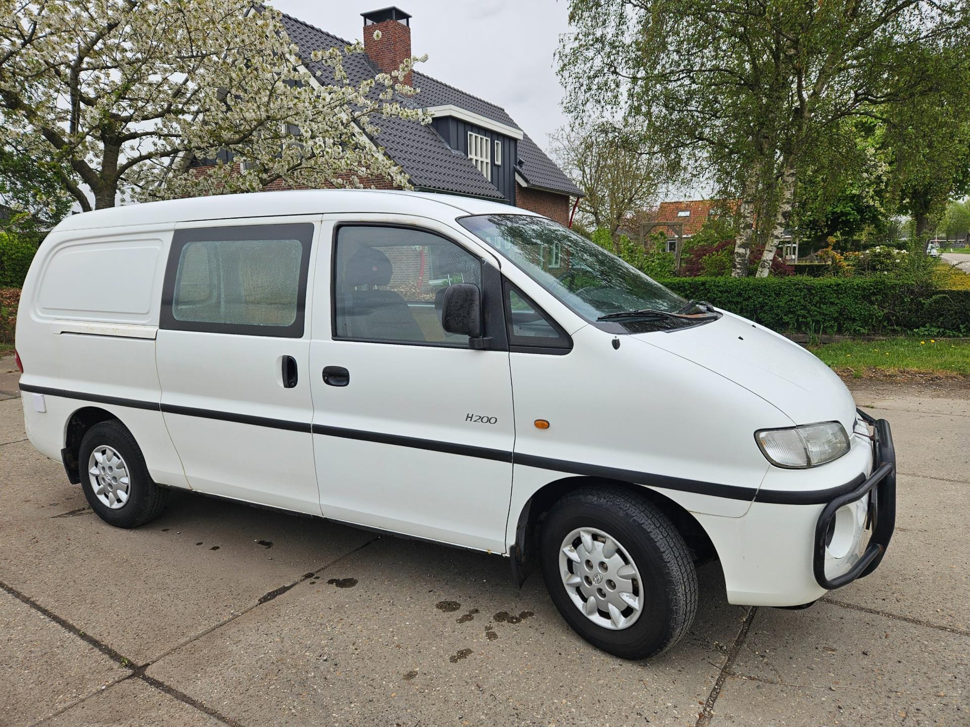 hyundai-h200-image10.jpg