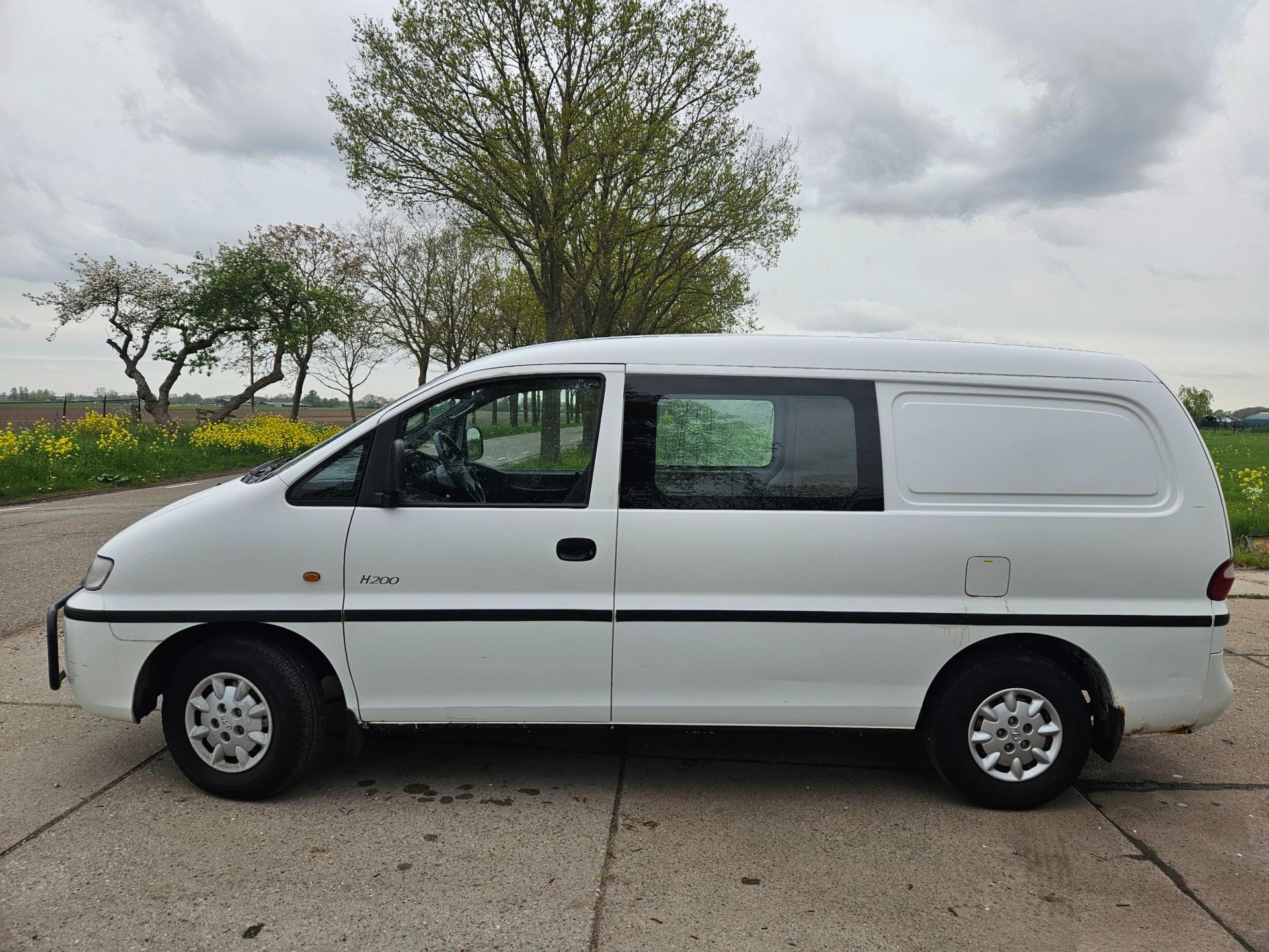 hyundai-h200-image3.jpg