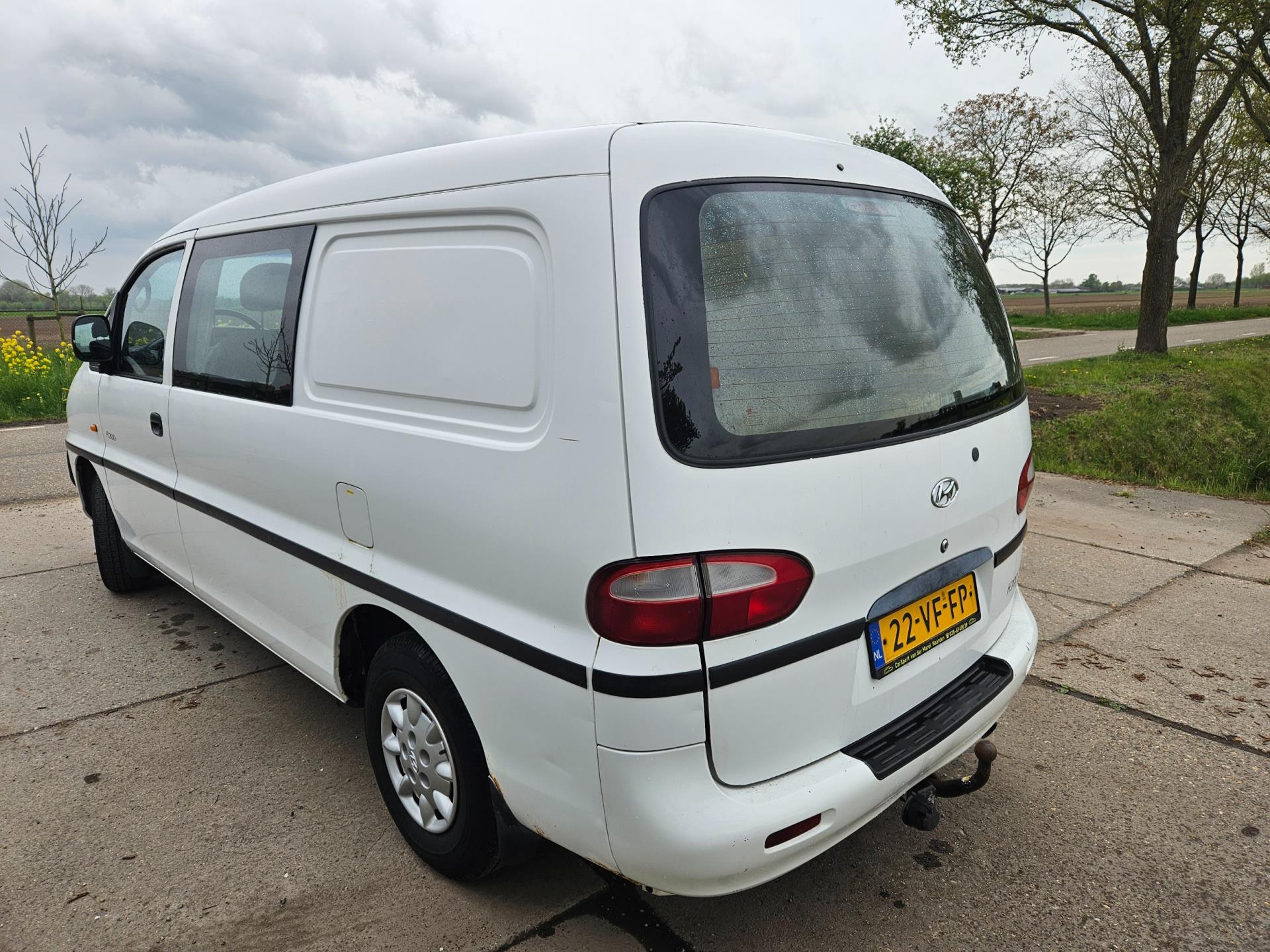 hyundai-h200-image5.jpg