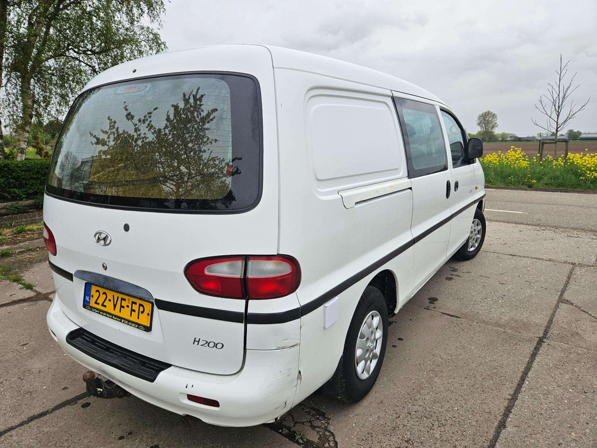 hyundai-h200-image7.jpg
