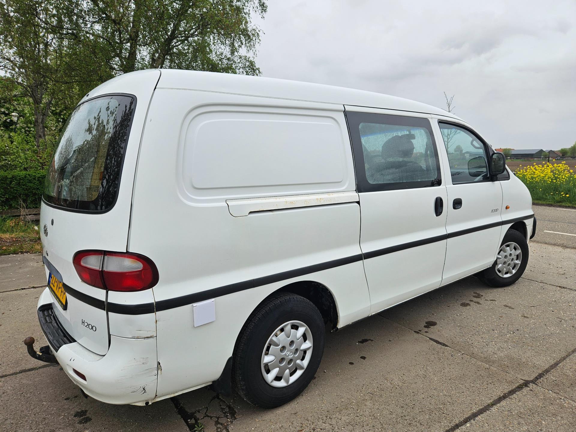 hyundai-h200-image8.jpg