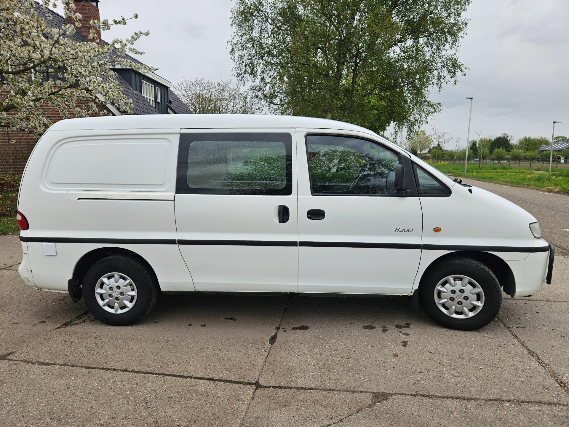 hyundai-h200-image9.jpg