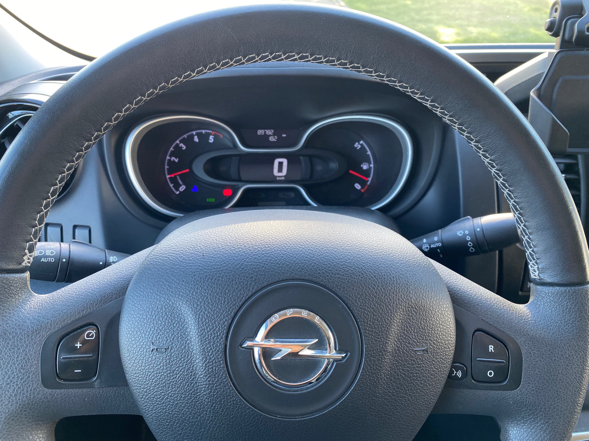 opel-vivaro-image10.jpg
