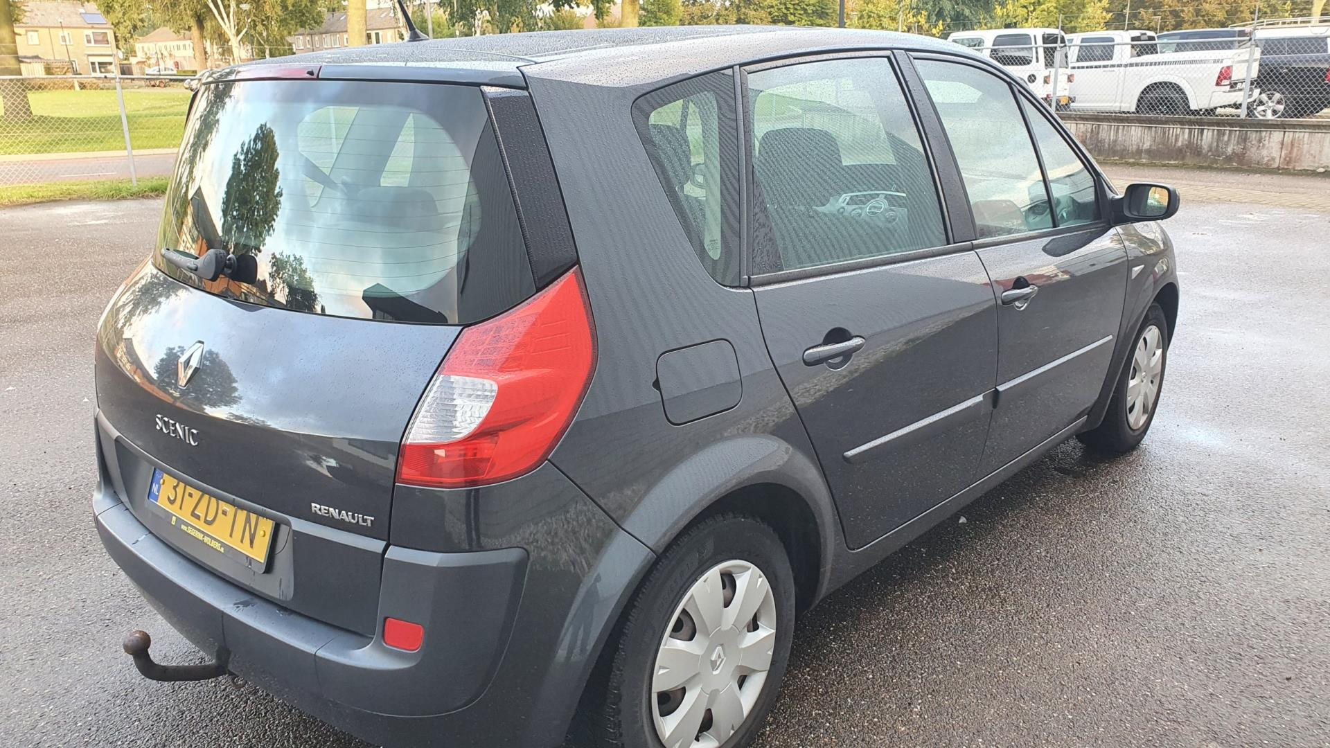 renault-scenic-image3.jpg