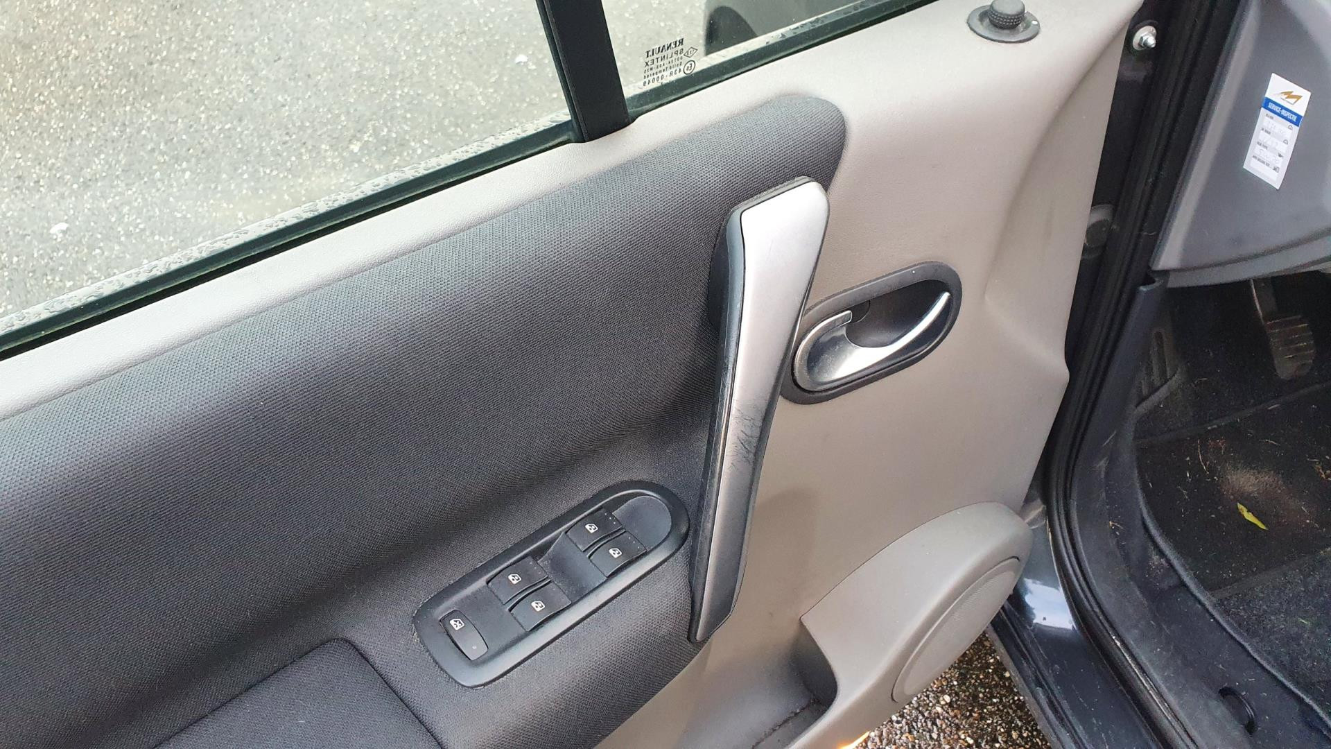 renault-scenic-image8.jpg