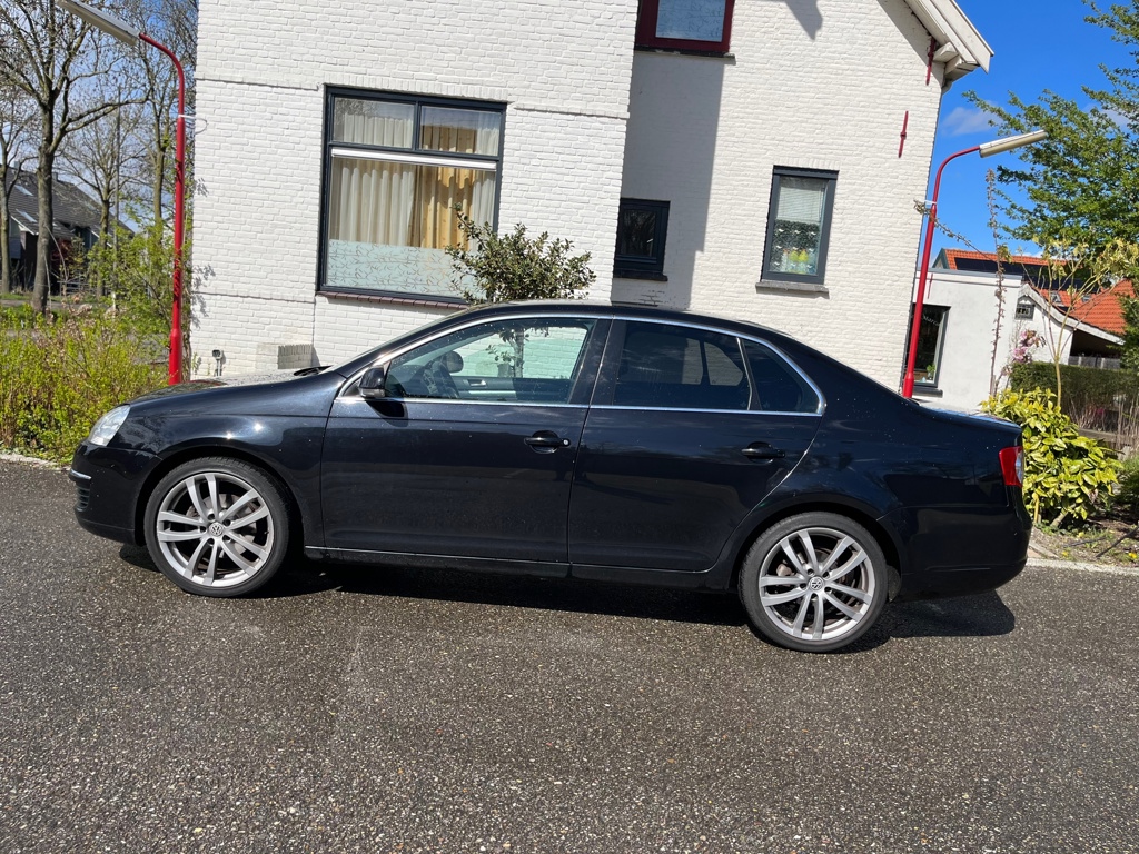 volkswagen-jetta-image2.jpg