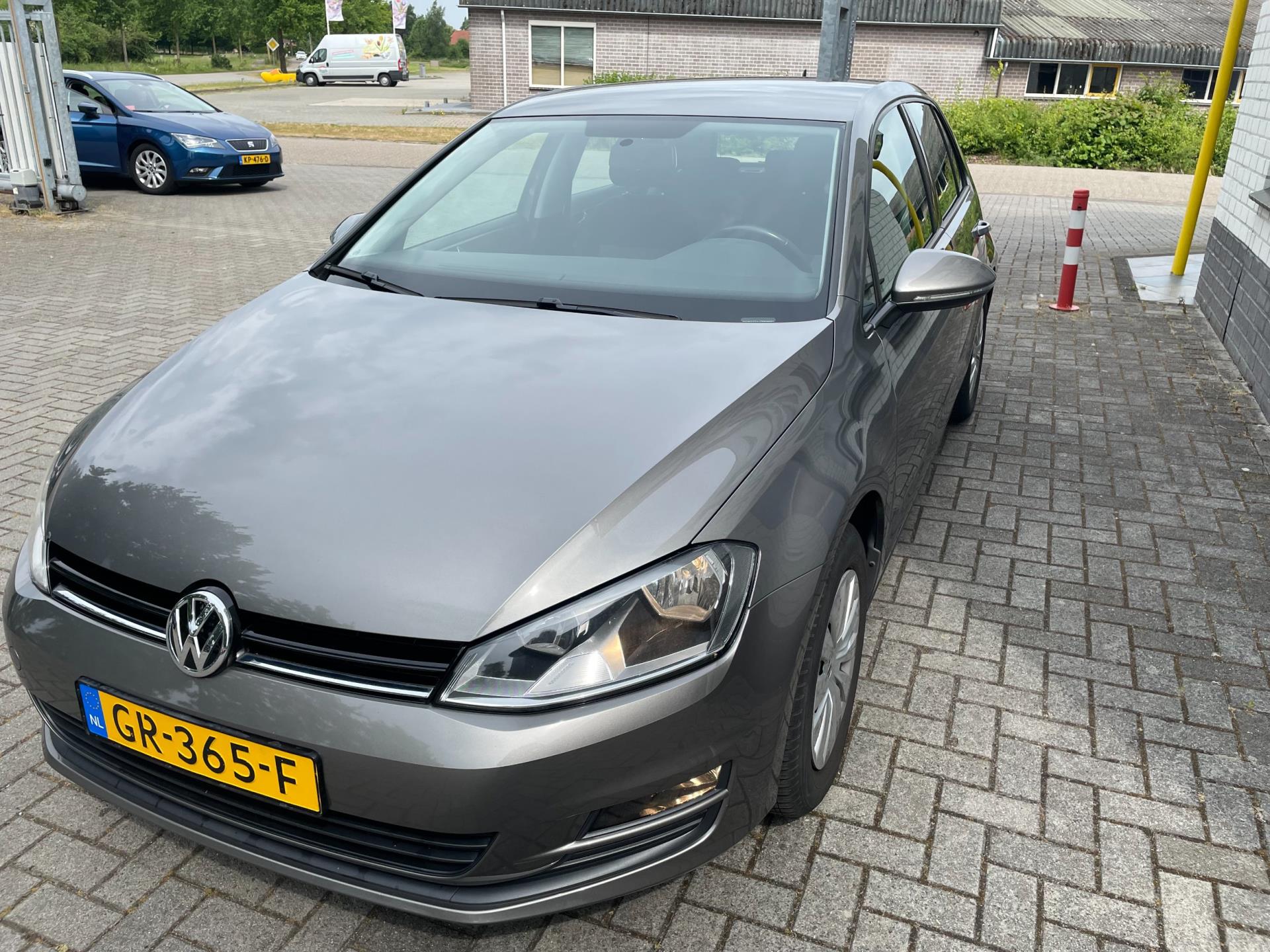 volkswagen-golf-image4.jpg