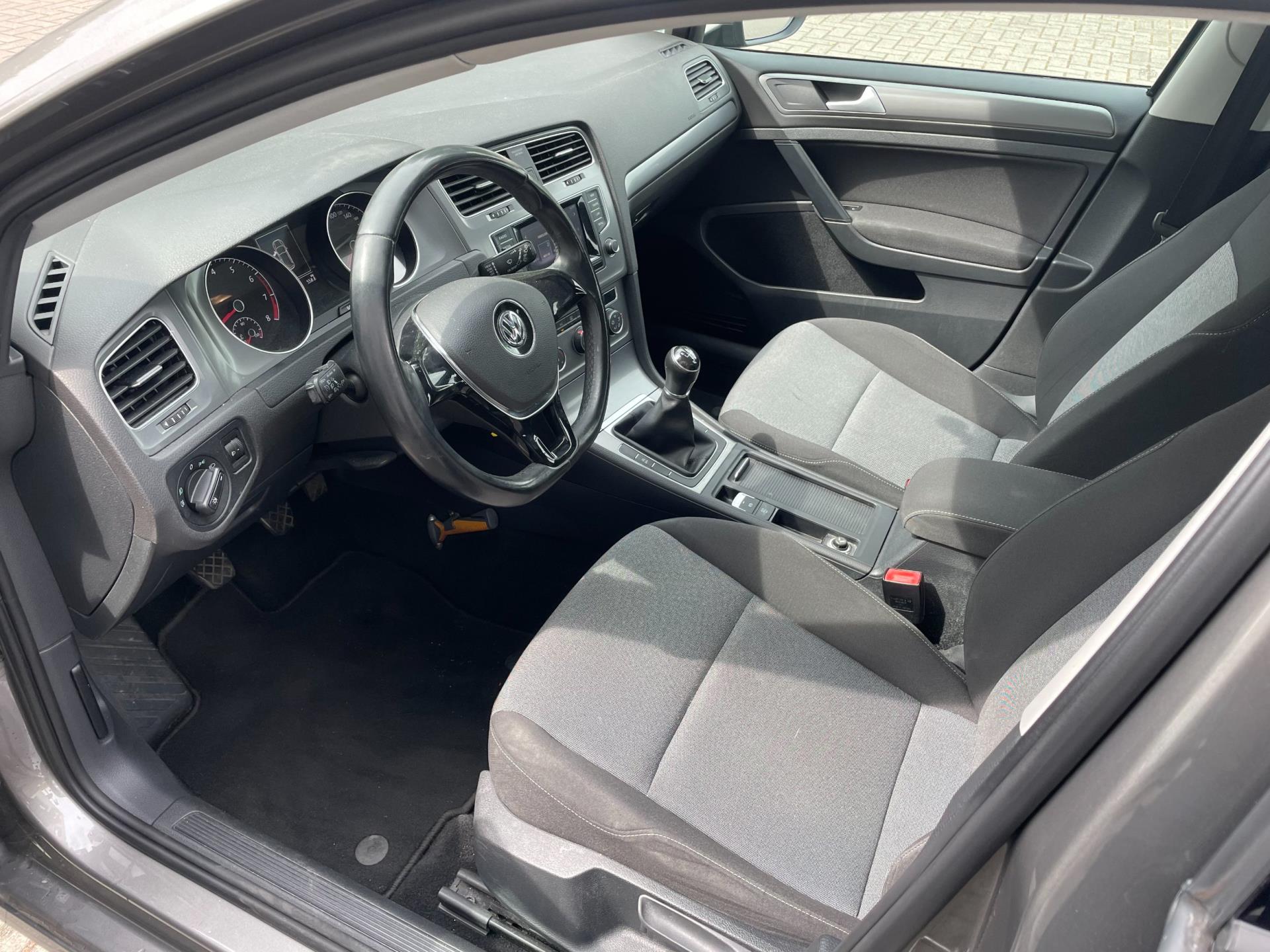 volkswagen-golf-image5.jpg