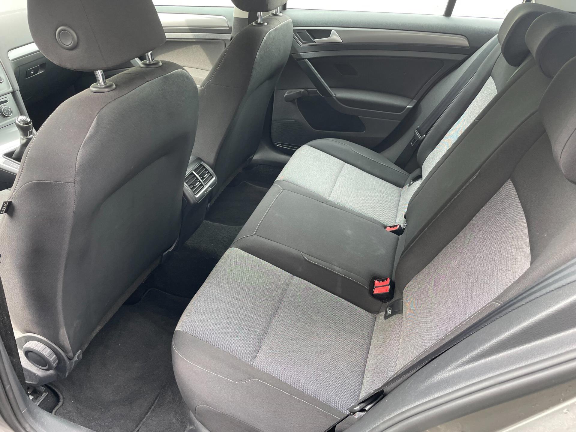 volkswagen-golf-image6.jpg