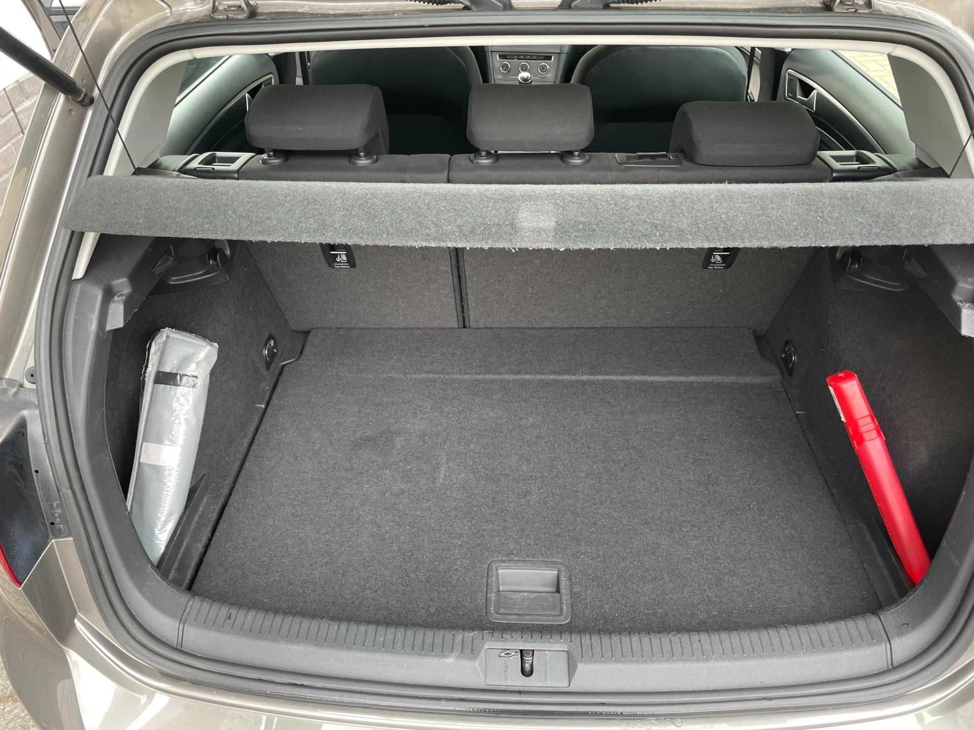volkswagen-golf-image7.jpg