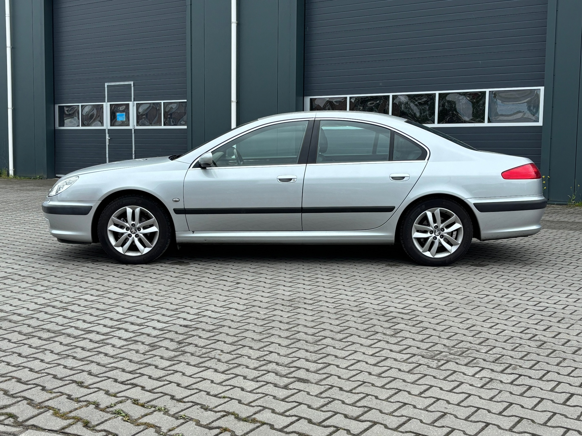 peugeot-607-image2.jpg