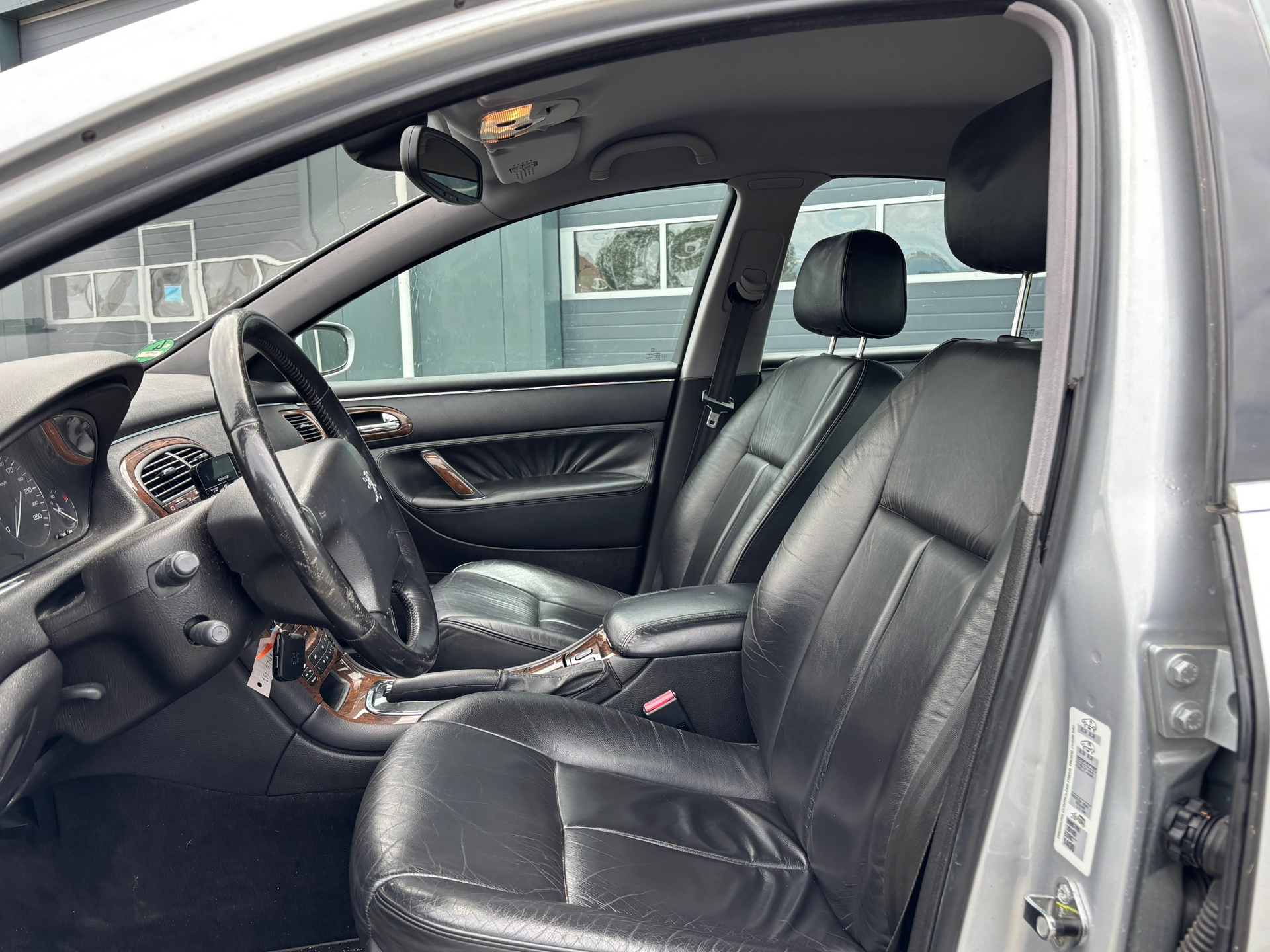 peugeot-607-image7.jpg