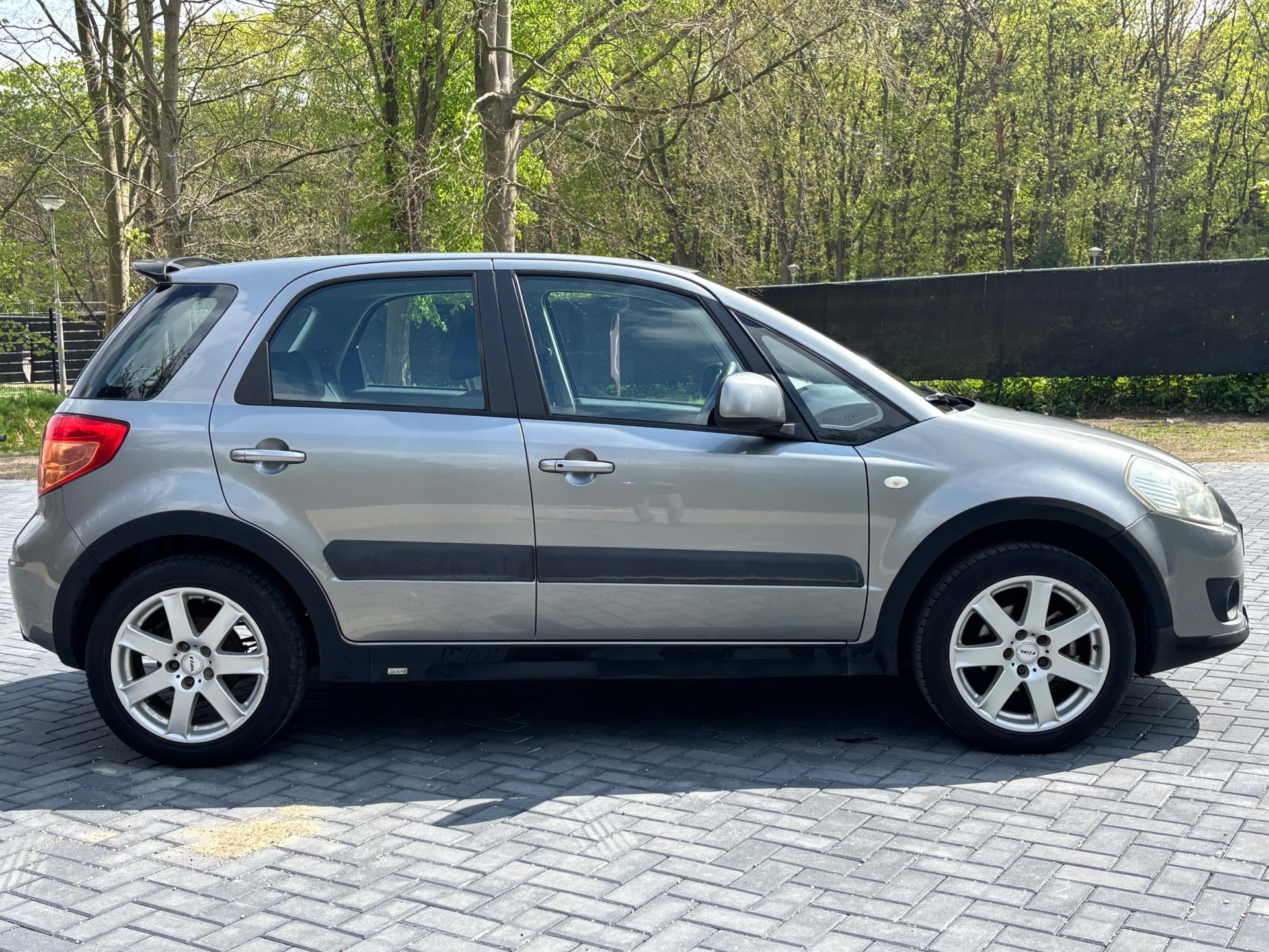 suzuki-sx4-image5.jpg