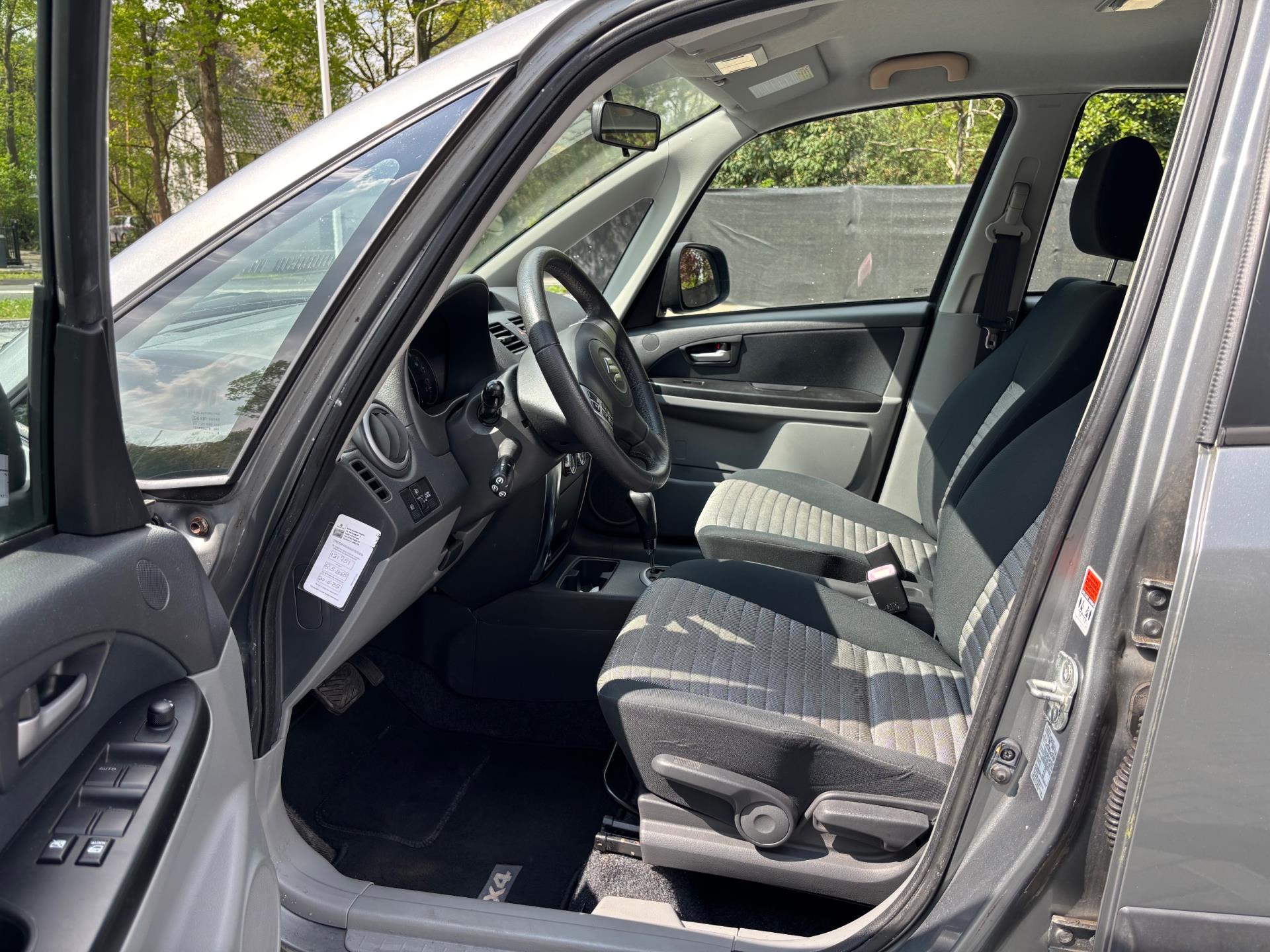 suzuki-sx4-image8.jpg