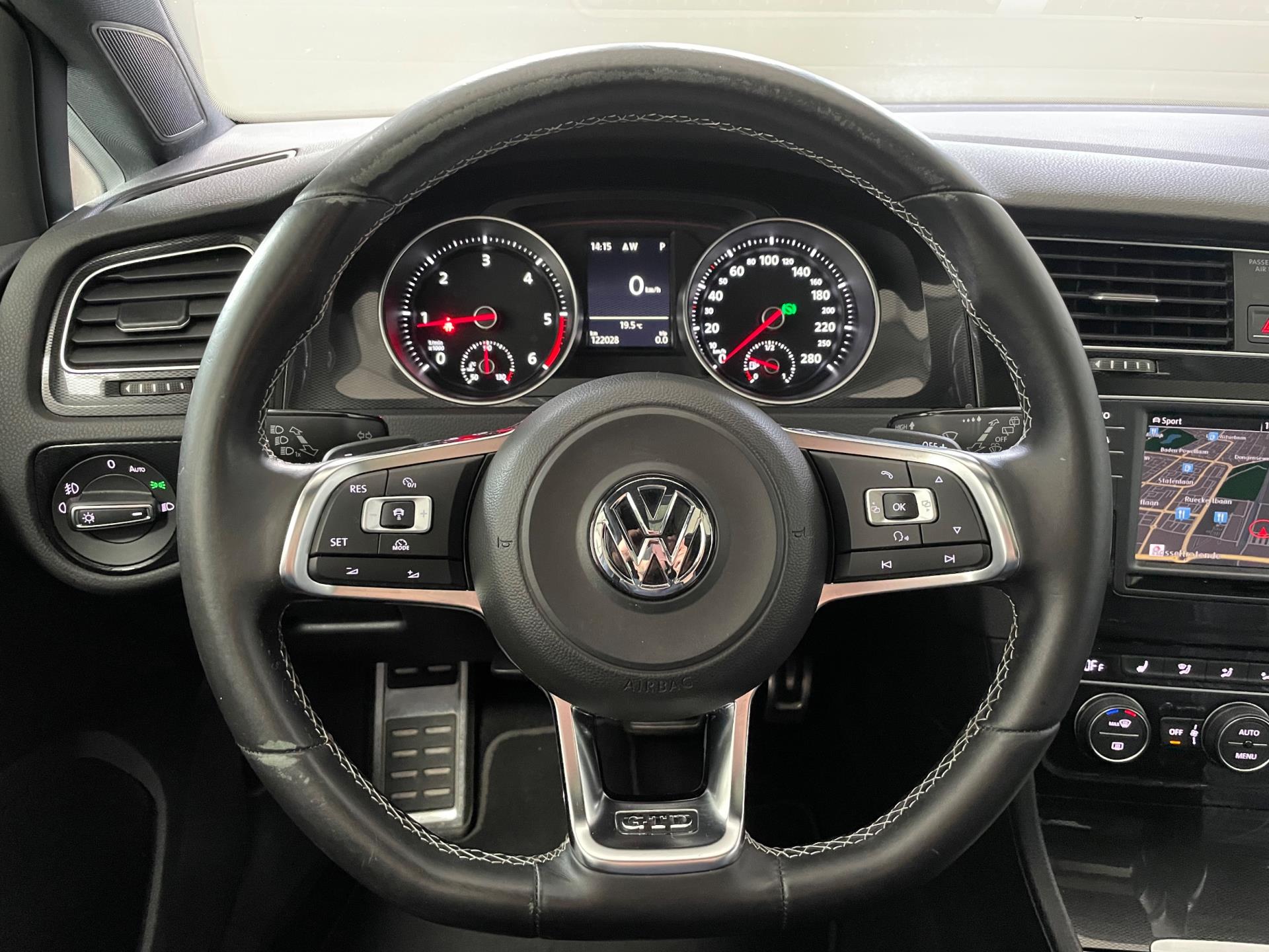 volkswagen-golf-image10.jpg