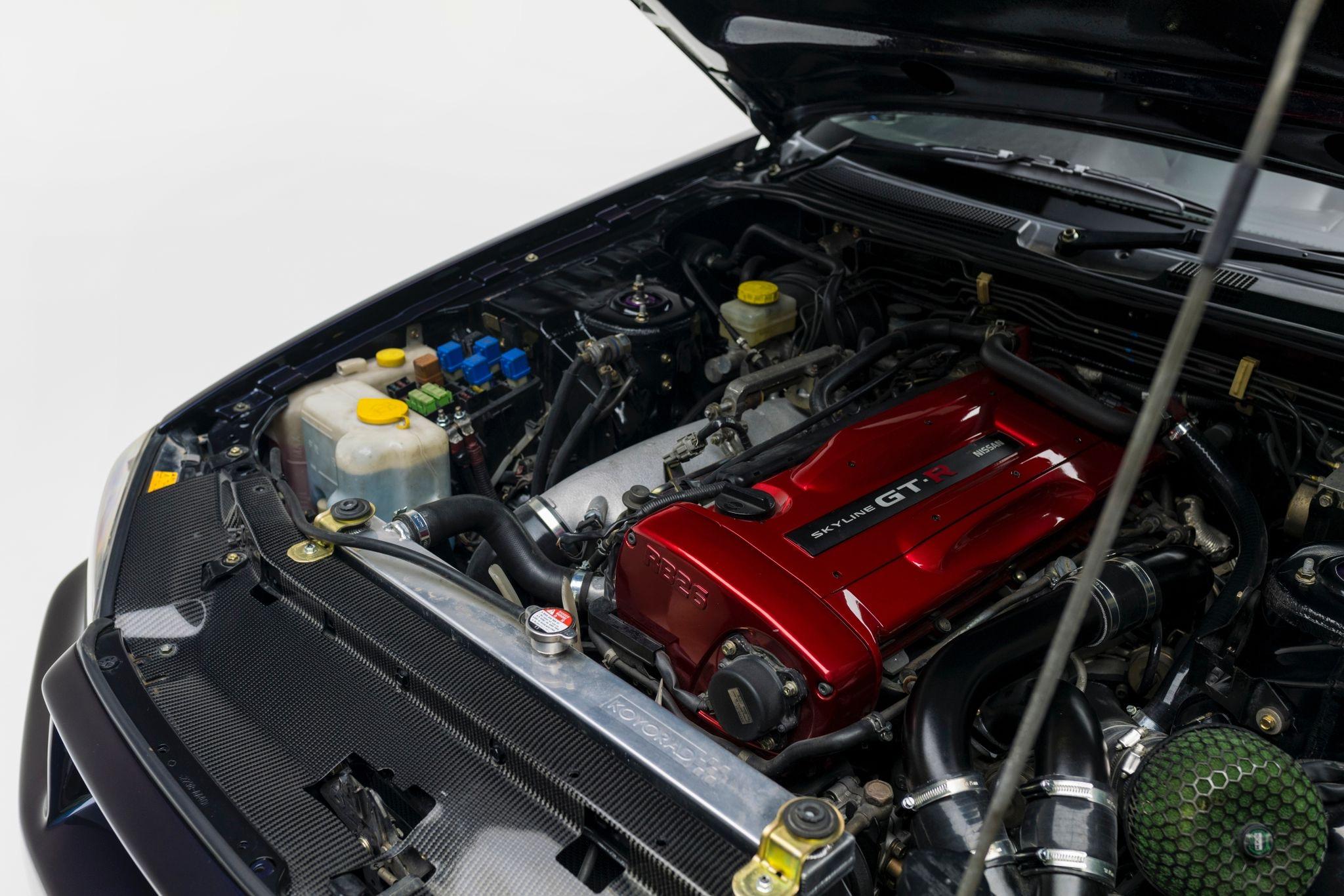 nissan-skyline-image9.jpg