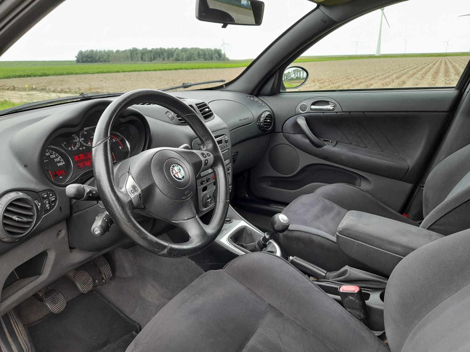 alfa-romeo-147-image6.jpg