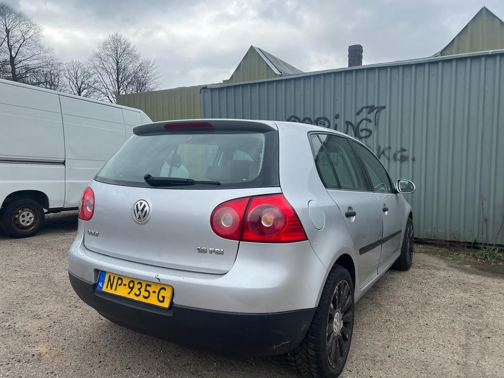 volkswagen-golf-image10.jpg