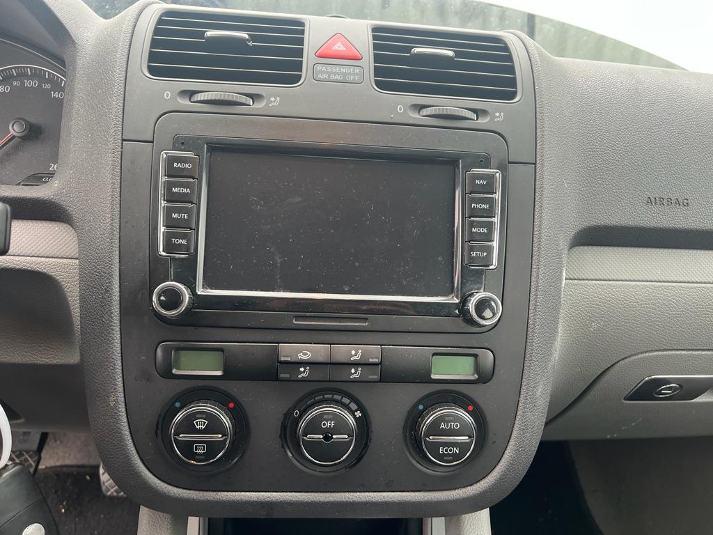 volkswagen-golf-image4.jpg