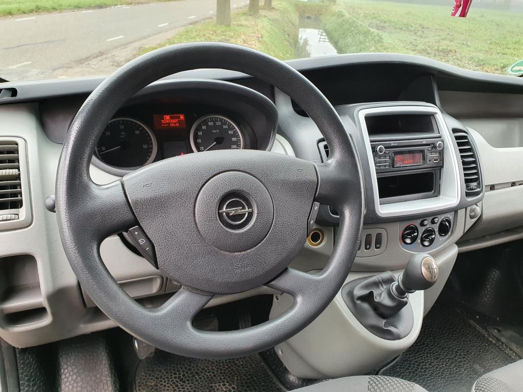 opel-vivaro-image10.jpg