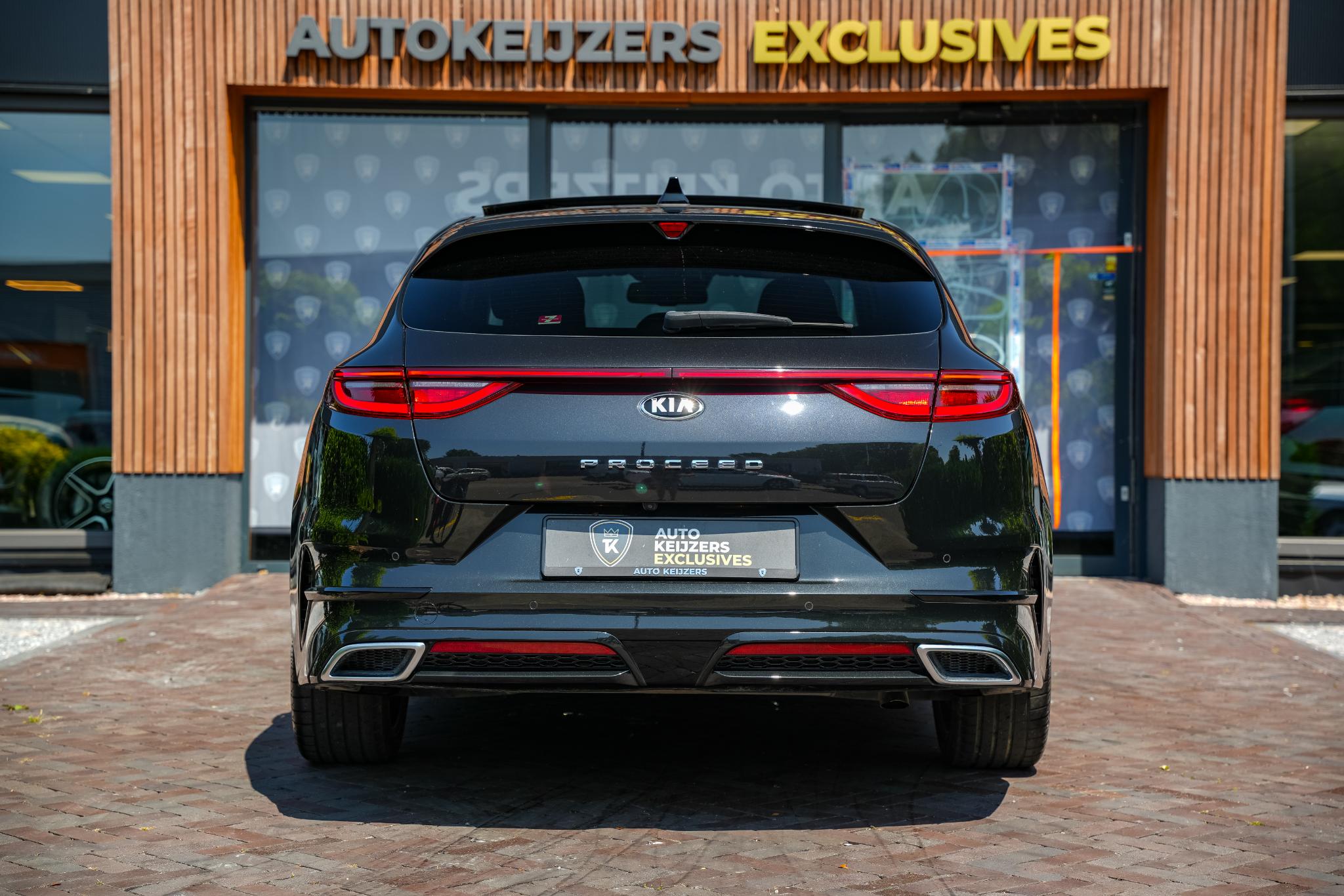 kia-proceed-image9.jpg