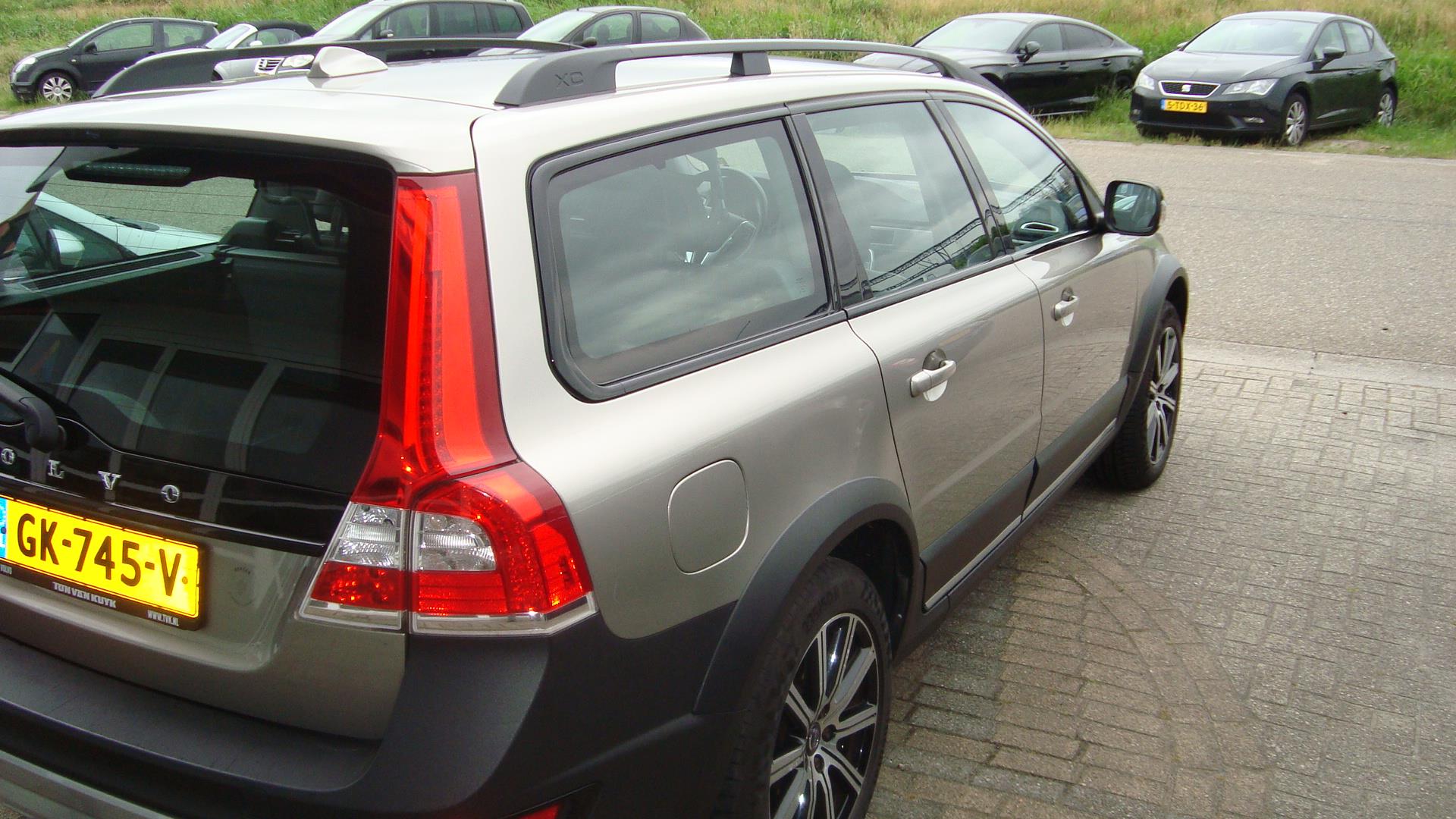 volvo-xc70-image3.jpg
