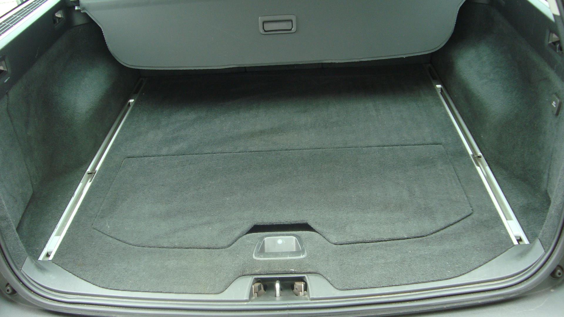 volvo-xc70-image8.jpg