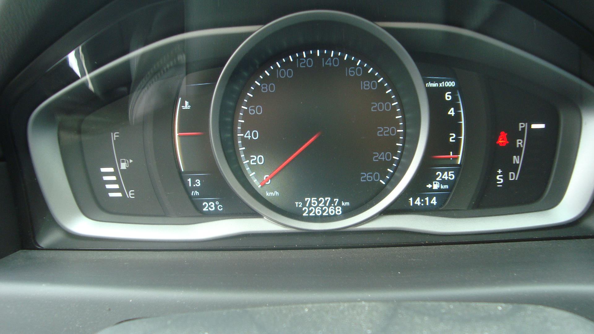 volvo-xc70-image9.jpg
