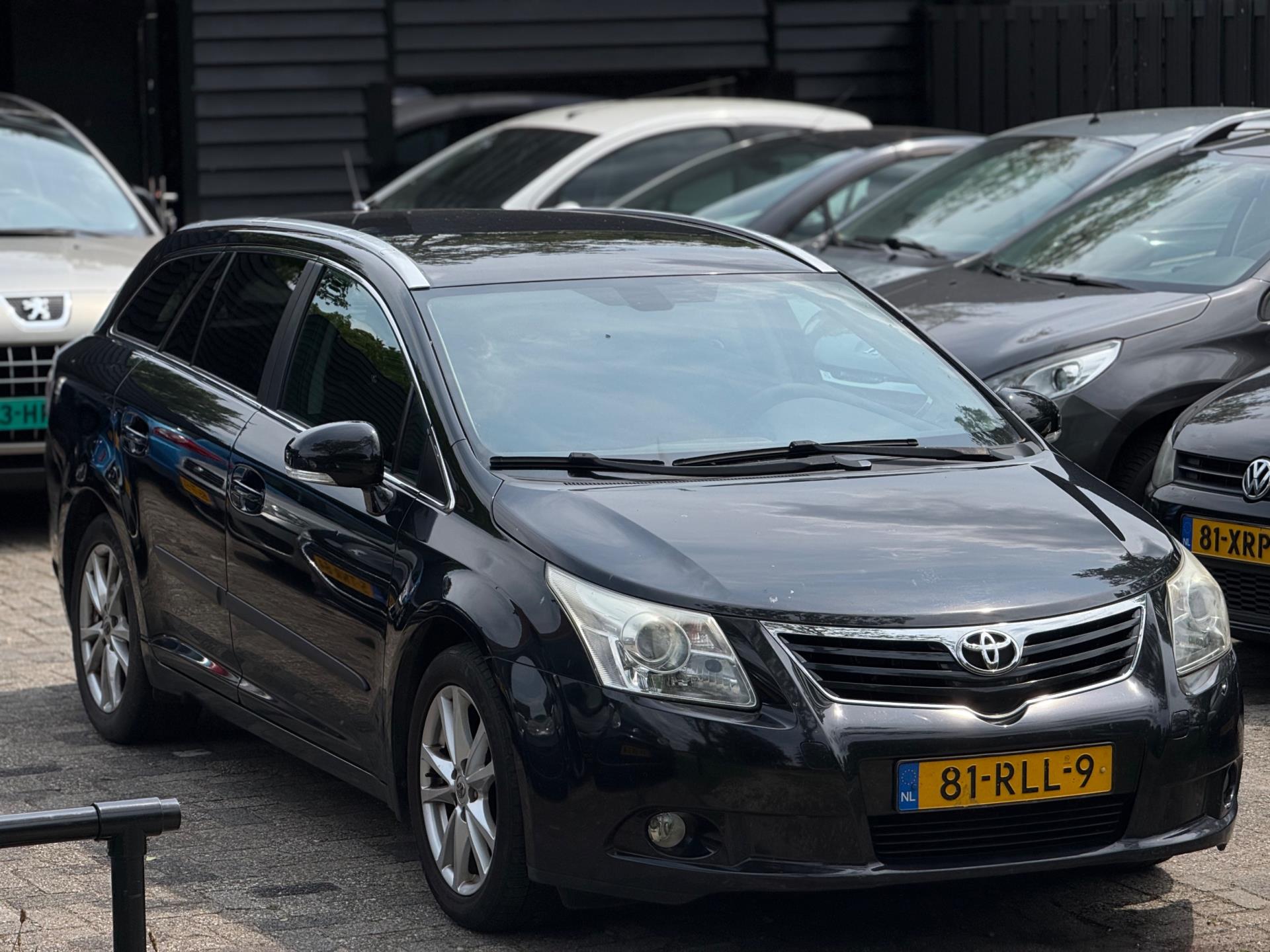 toyota-avensis-wagon-image3.jpg