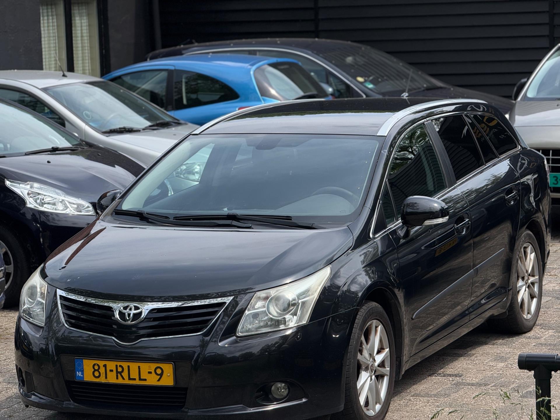 toyota-avensis-wagon-image4.jpg