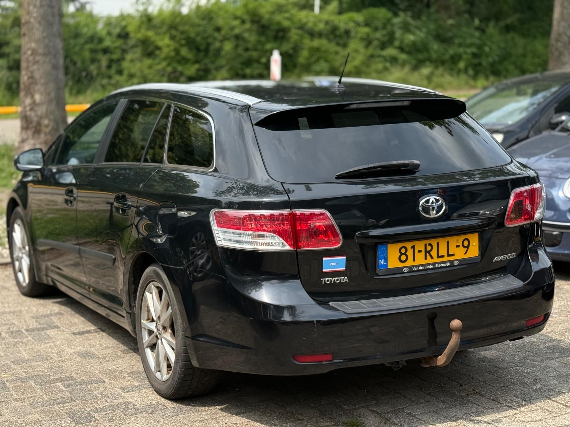 toyota-avensis-wagon-image7.jpg