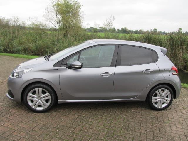 peugeot-208-image2.jpg