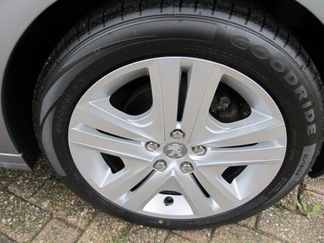 peugeot-208-image7.jpg