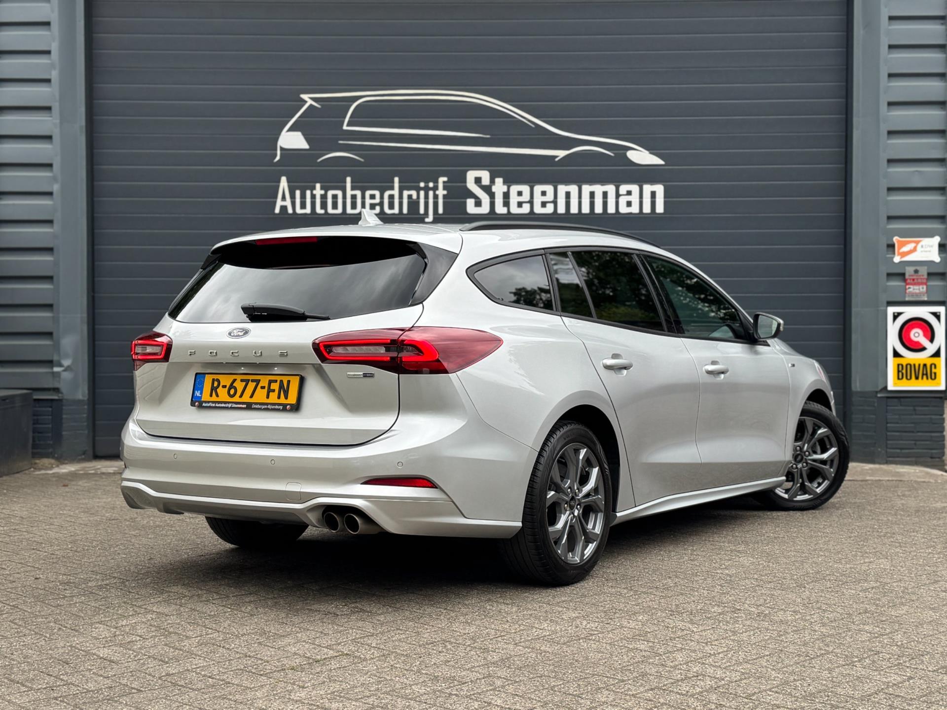 ford-focus-wagon-image2.jpg
