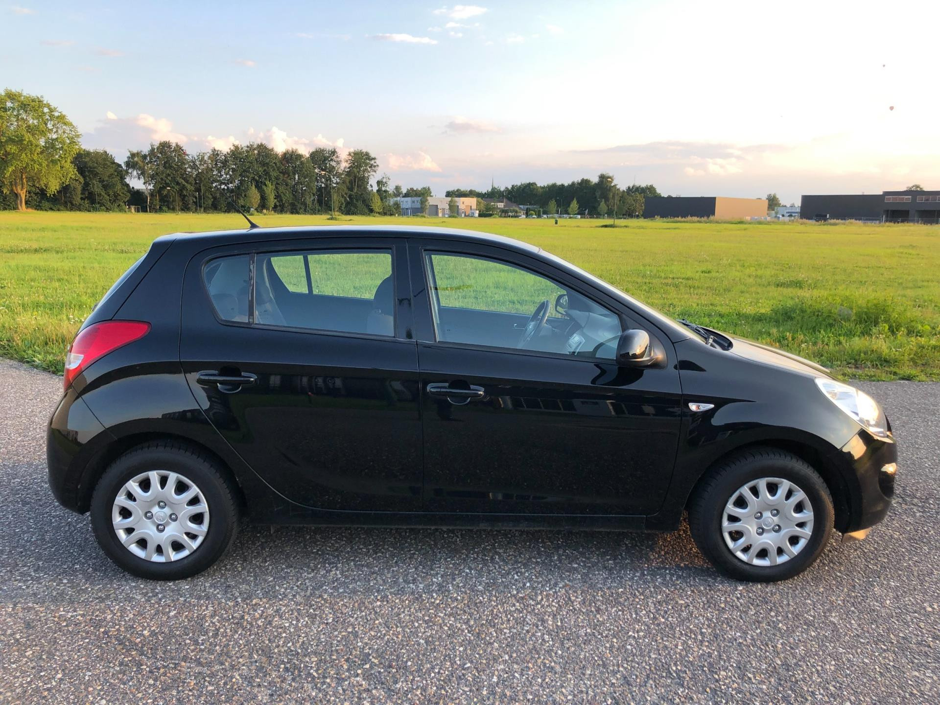 hyundai-i20-image8.jpg