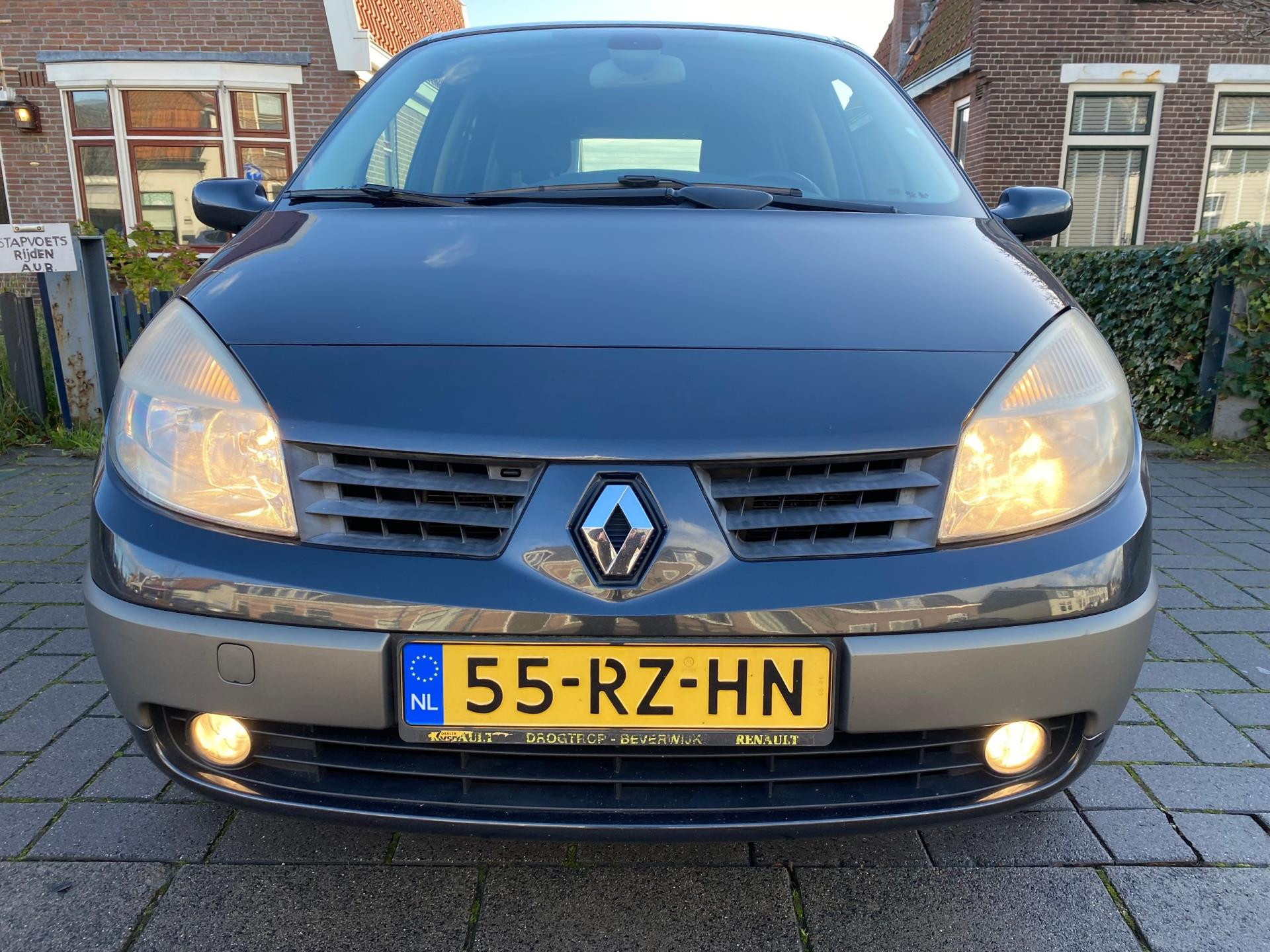 renault-scenic-image8.jpg